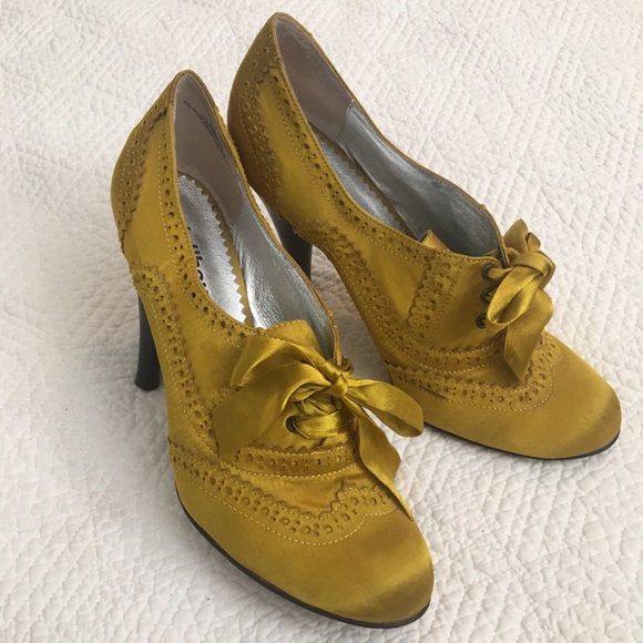 Dollhouse Shoes - Satin Golden Yellow Lace-up Heels